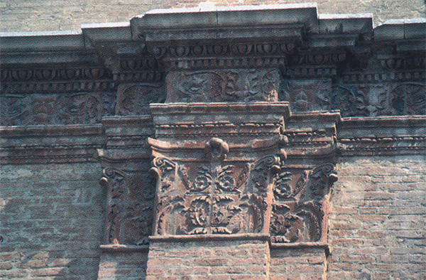 Kosciol Kartuzow w Ferrarze fragment dekoracji architektonicznej
