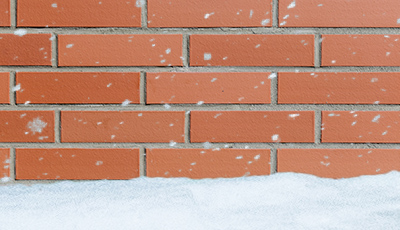 Murowanie wyrobów klinkierowych w warunkach zimowych