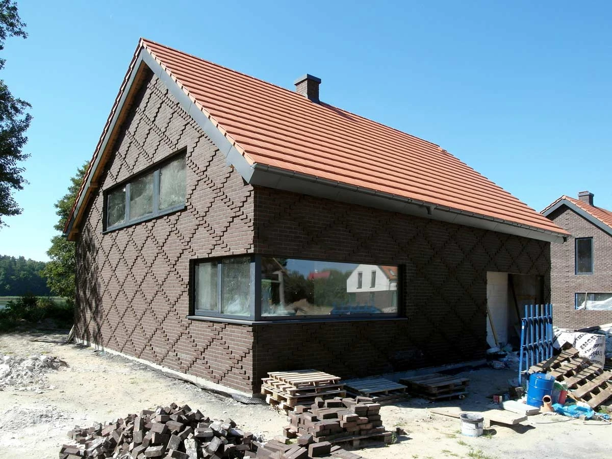 dzc-0082-dom-z-cegly-02