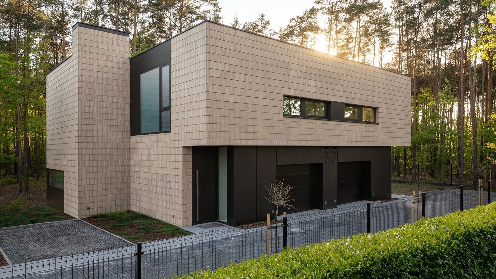 dzc-0824-gaijin-house-01