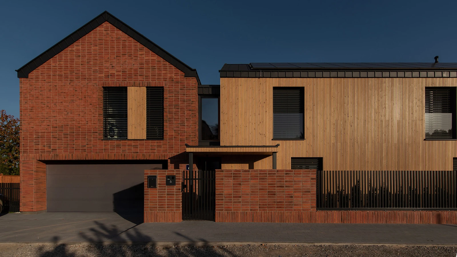 dzc-0841-bridge-house-