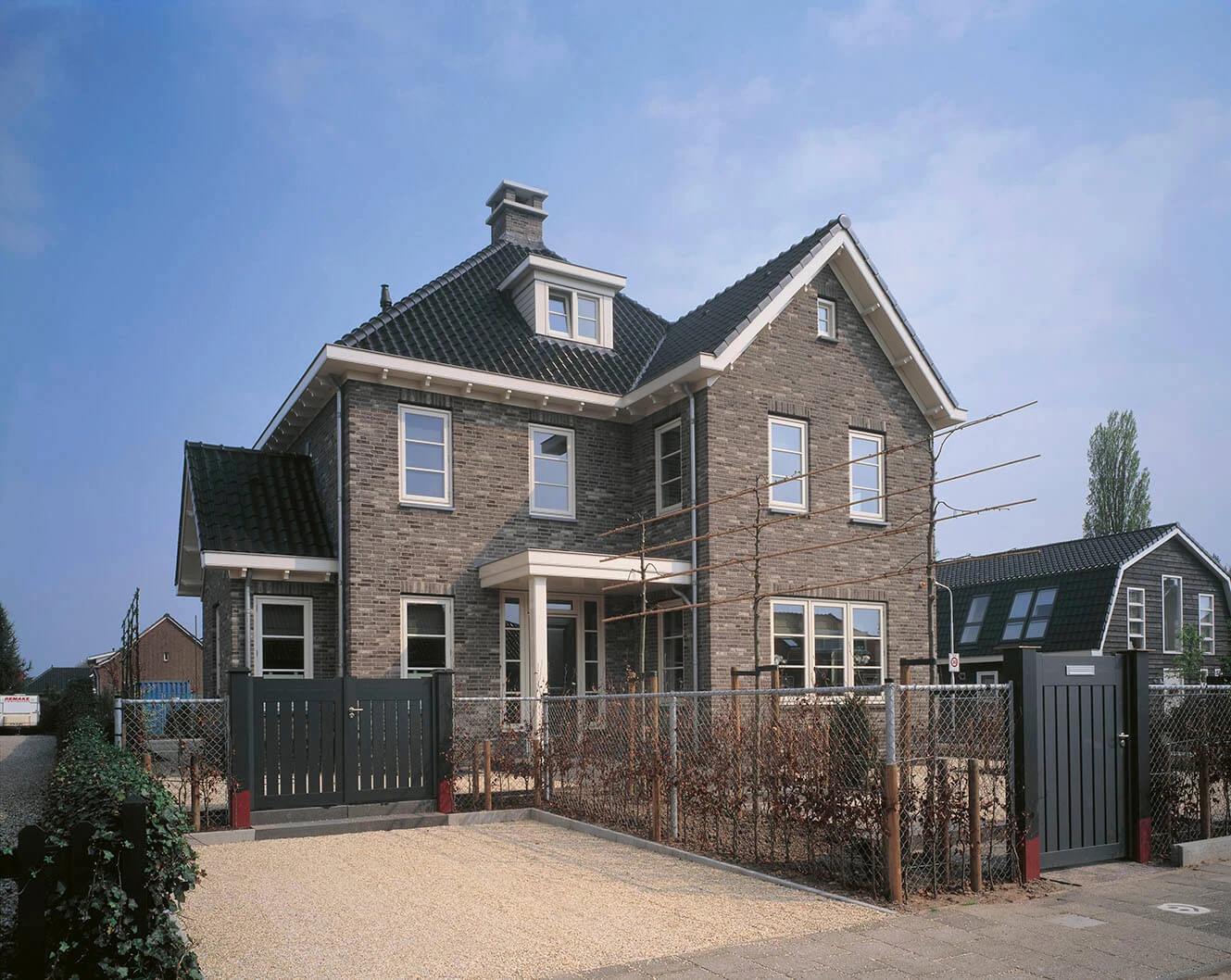 330-a1-nevado-dark-realization-08