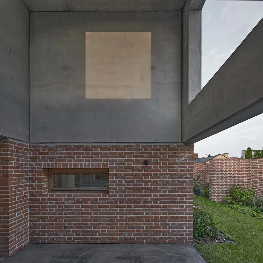 dzc-0566-dom-w-mlawie-08