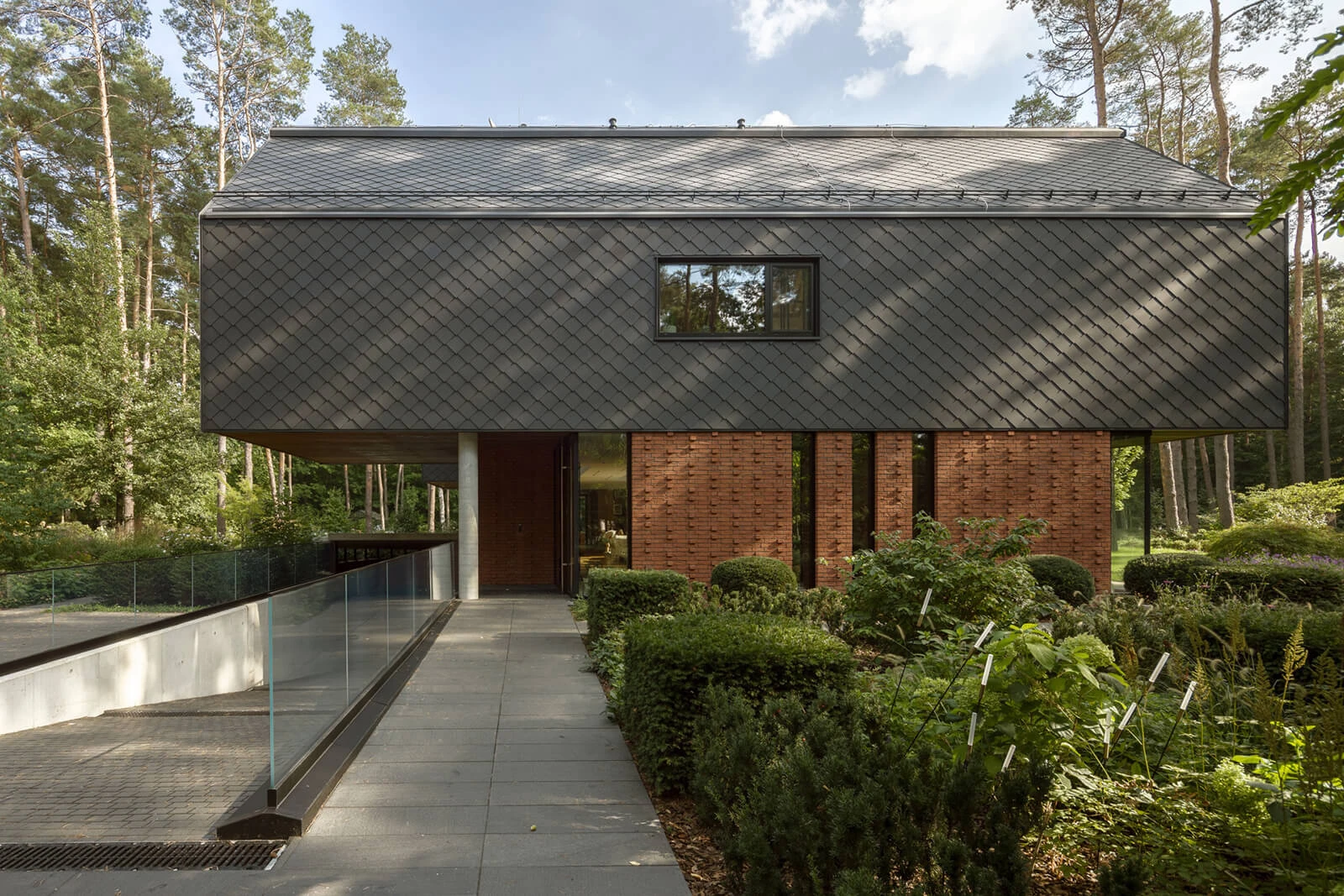 dzc-0785-rezydencja-z-lewitujących-domow-03