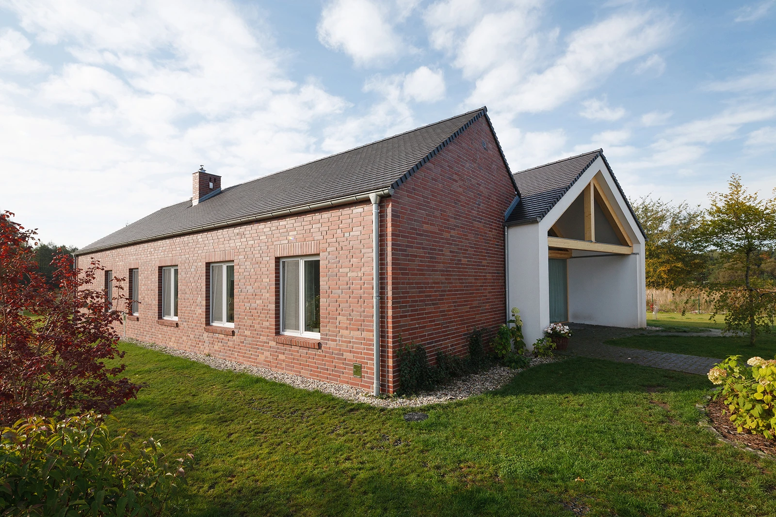 dzc-0006-domek-otwarty-na-las-04