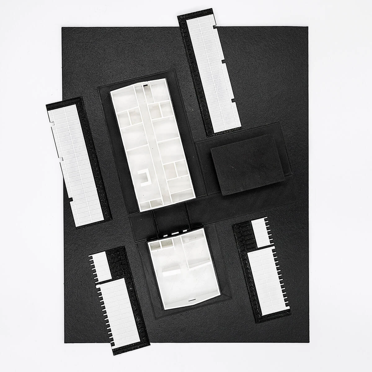 dzc-0317-dom-w-lesie-02