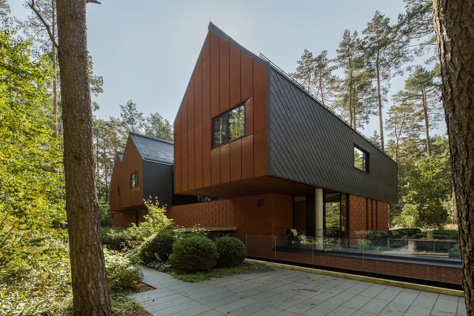 dzc-0785-rezydencja-z-lewitujących-domow-02