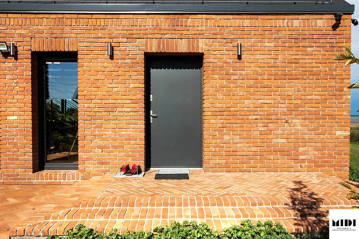 dzc-0177-ceglany-dom-09