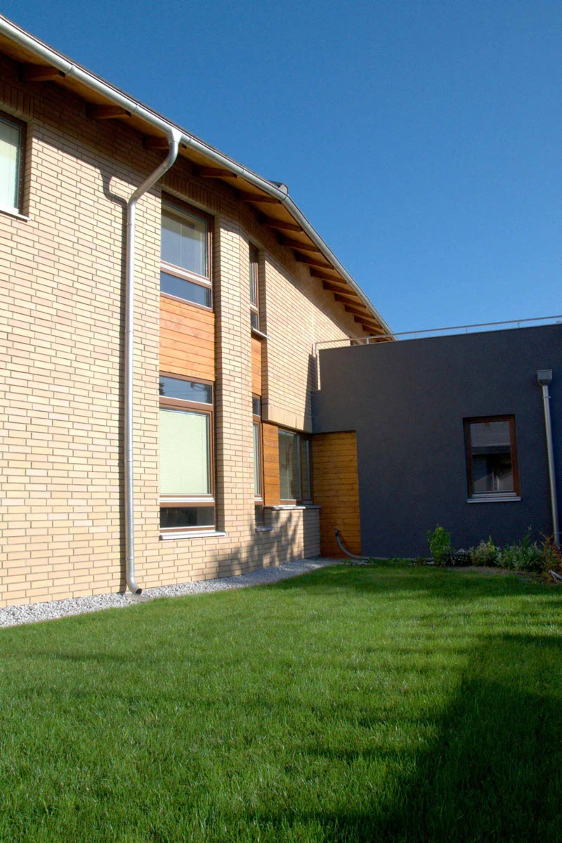 dzc-0133-tre-house-05