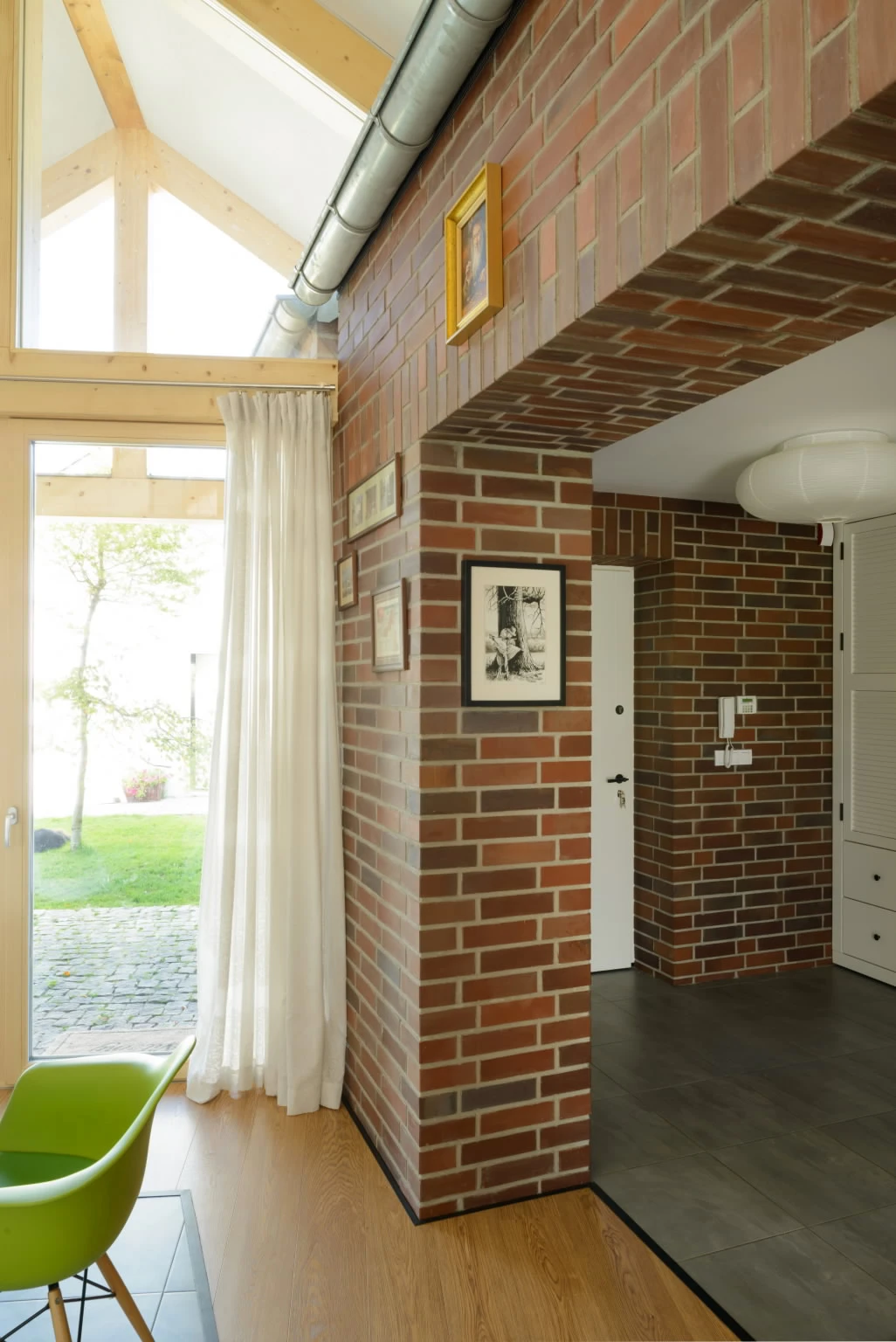 dzc-0006-domek-otwarty-na-las-05