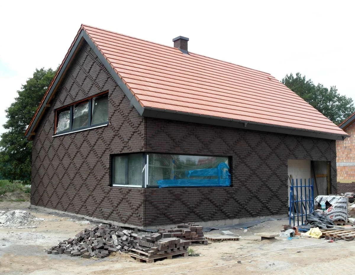 dzc-0082-dom-z-cegly-01