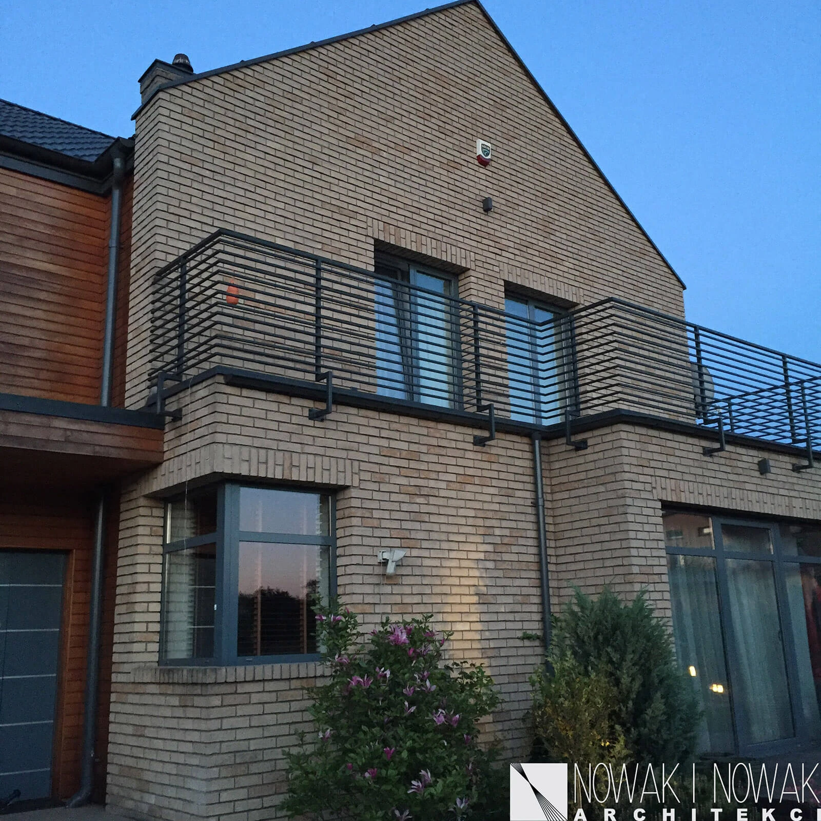 dzc-0326-dom-w-zielonce-02