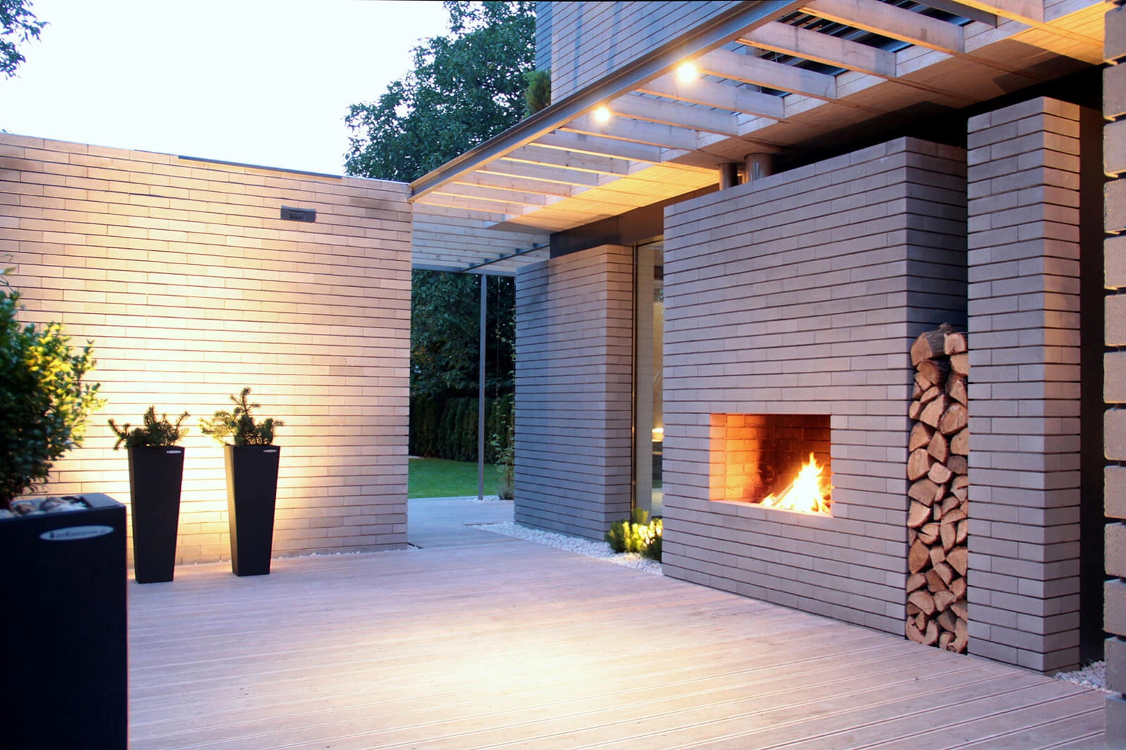 dzc-0516-dom-na-waskiej-dzialce-09