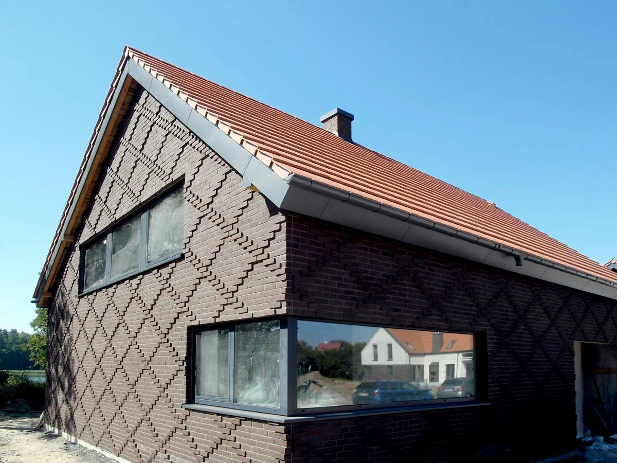 dzc-0082-dom-z-cegly-03