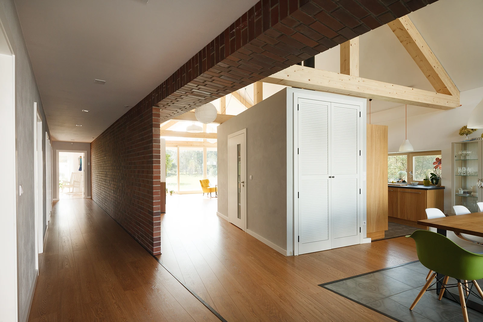 dzc-0006-domek-otwarty-na-las-03