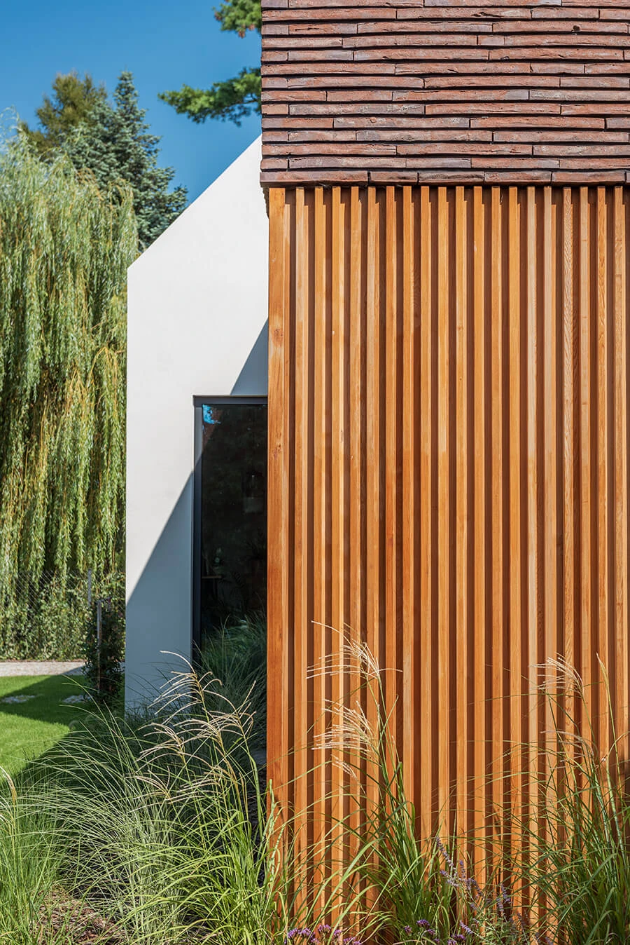 dzc-0359-dom-przelamany-12