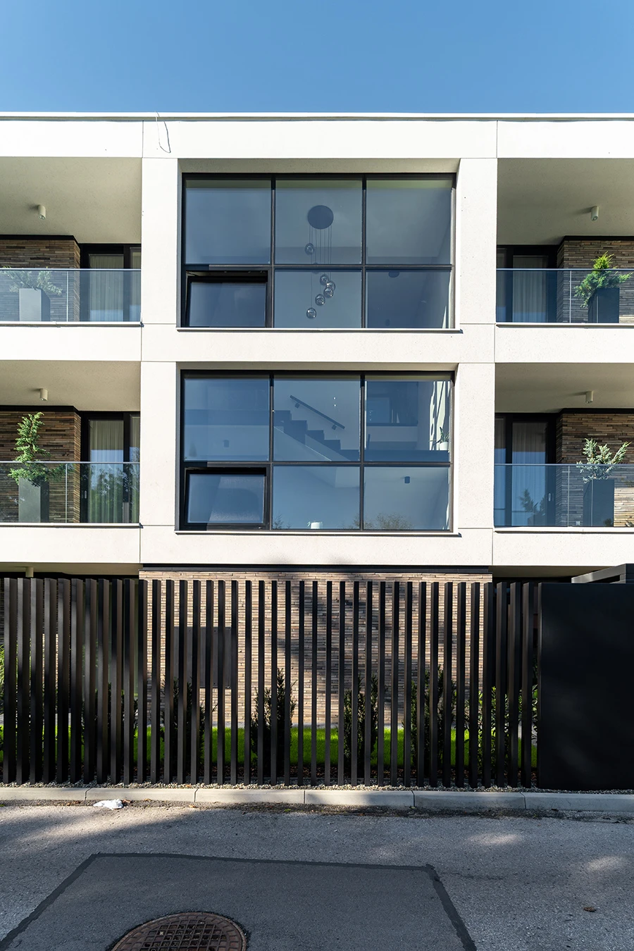 dzc-0892-dom-obramowany-13