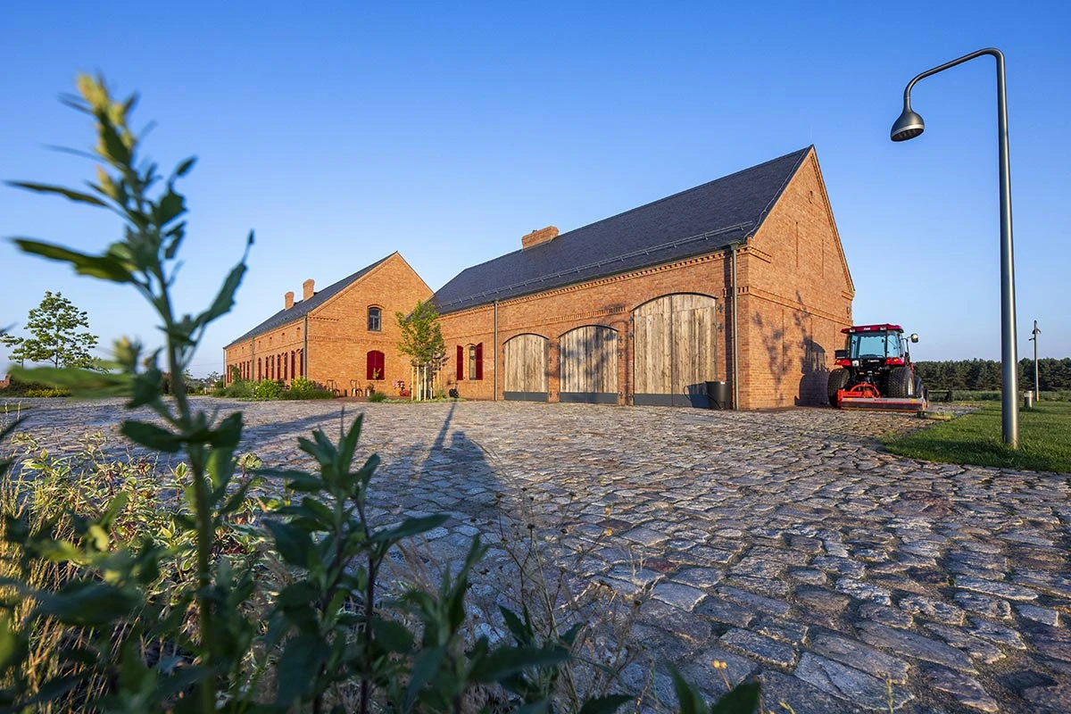 dzc-0139-nowoczesna-rezydencja-adaptowana-stodola-14