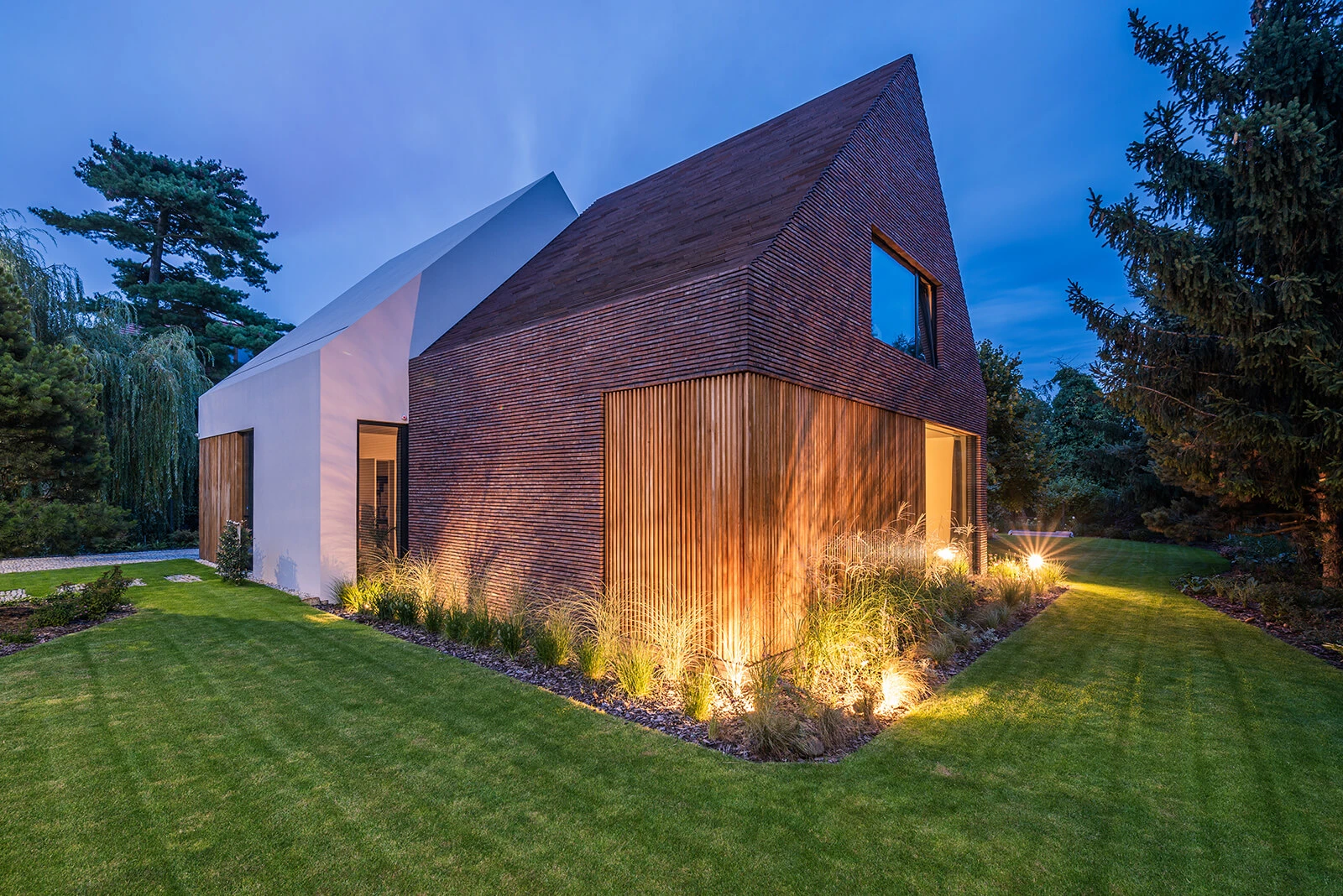 dzc-0359-dom-przelamany-13