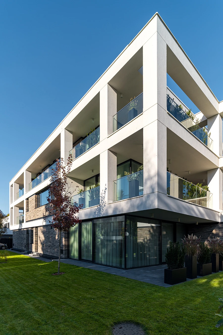 dzc-0892-dom-obramowany-08