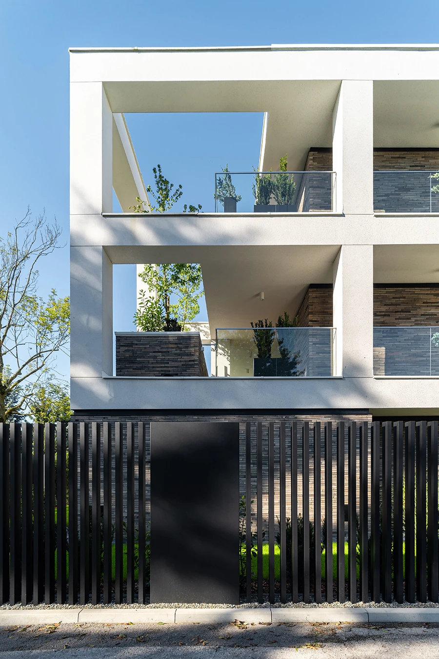 dzc-0892-dom-obramowany-14