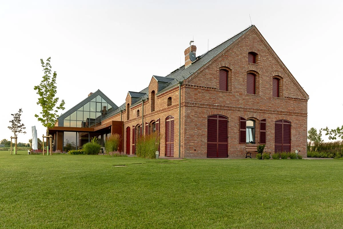 dzc-0139-nowoczesna-rezydencja-adaptowana-stodola-13