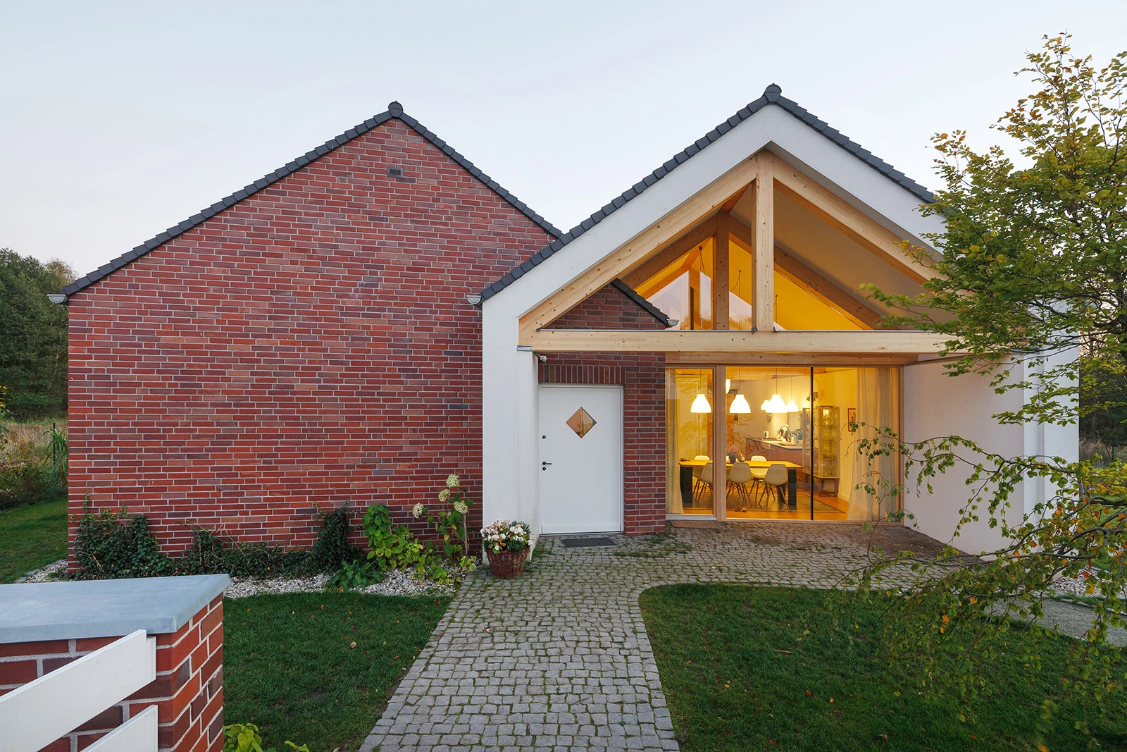 dzc-0006-domek-otwarty-na-las-01