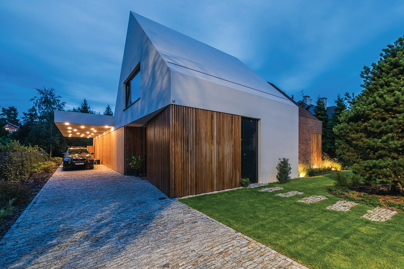 dzc-0359-dom-przelamany-14