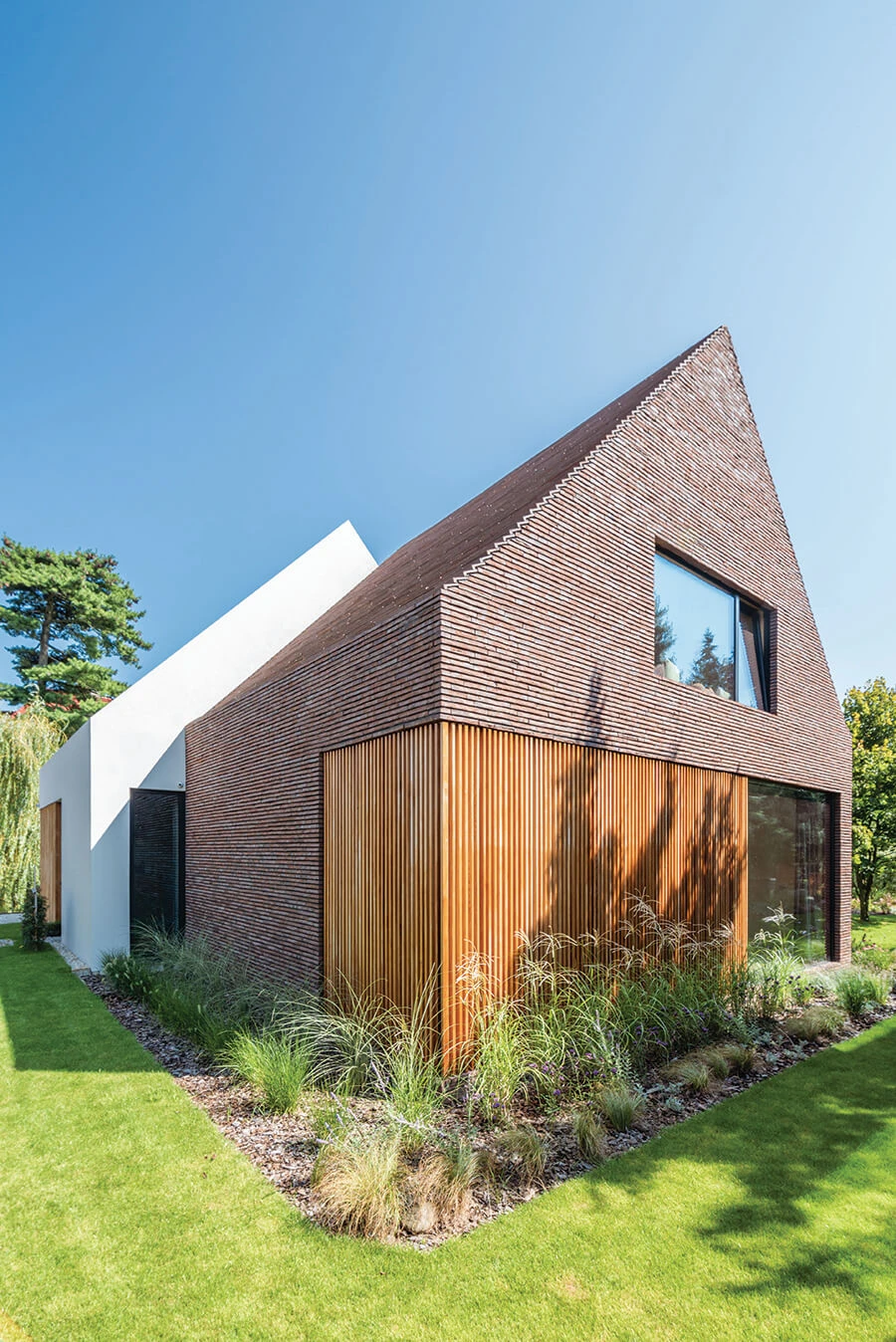 dzc-0359-dom-przelamany-4