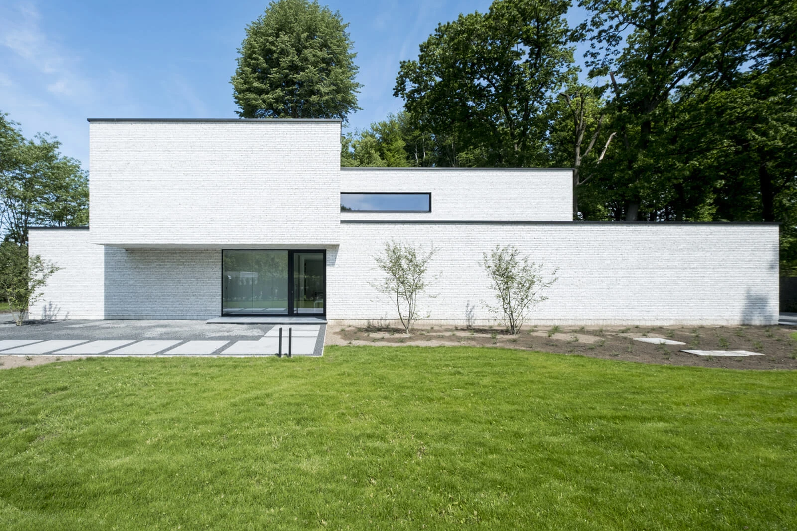 350-rainbow-white-realization-03