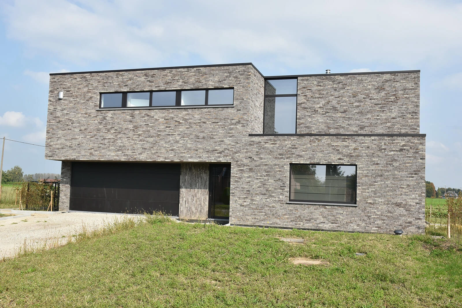 330-a1-nevado-dark-realization-11