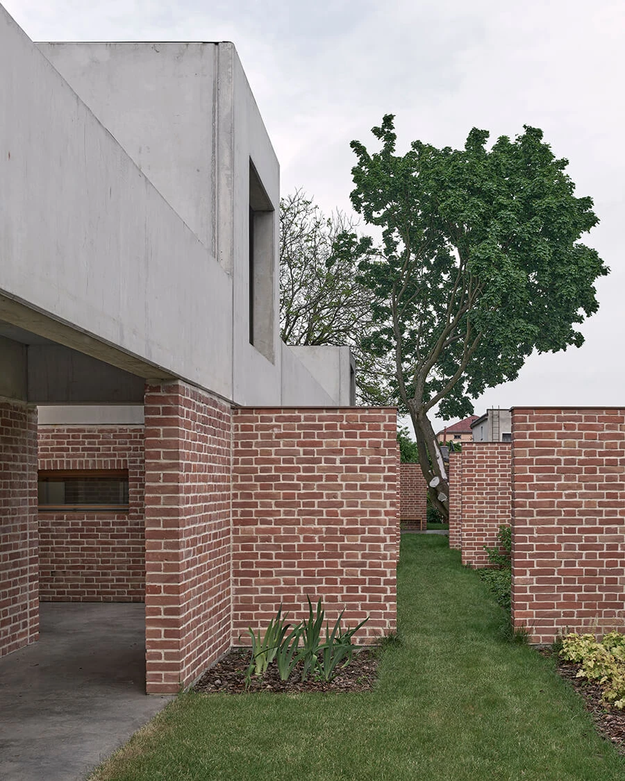 dzc-0566-dom-w-mlawie-03