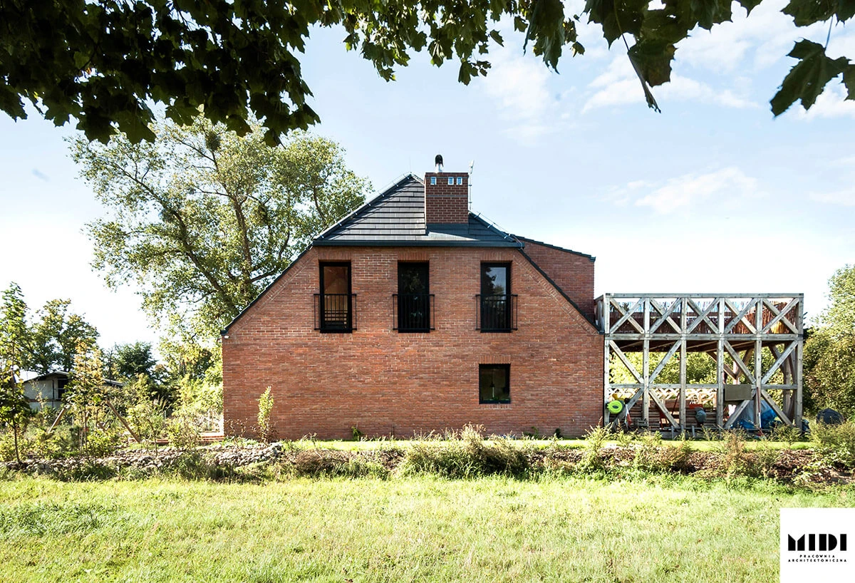 dzc-0177-ceglany-dom-12