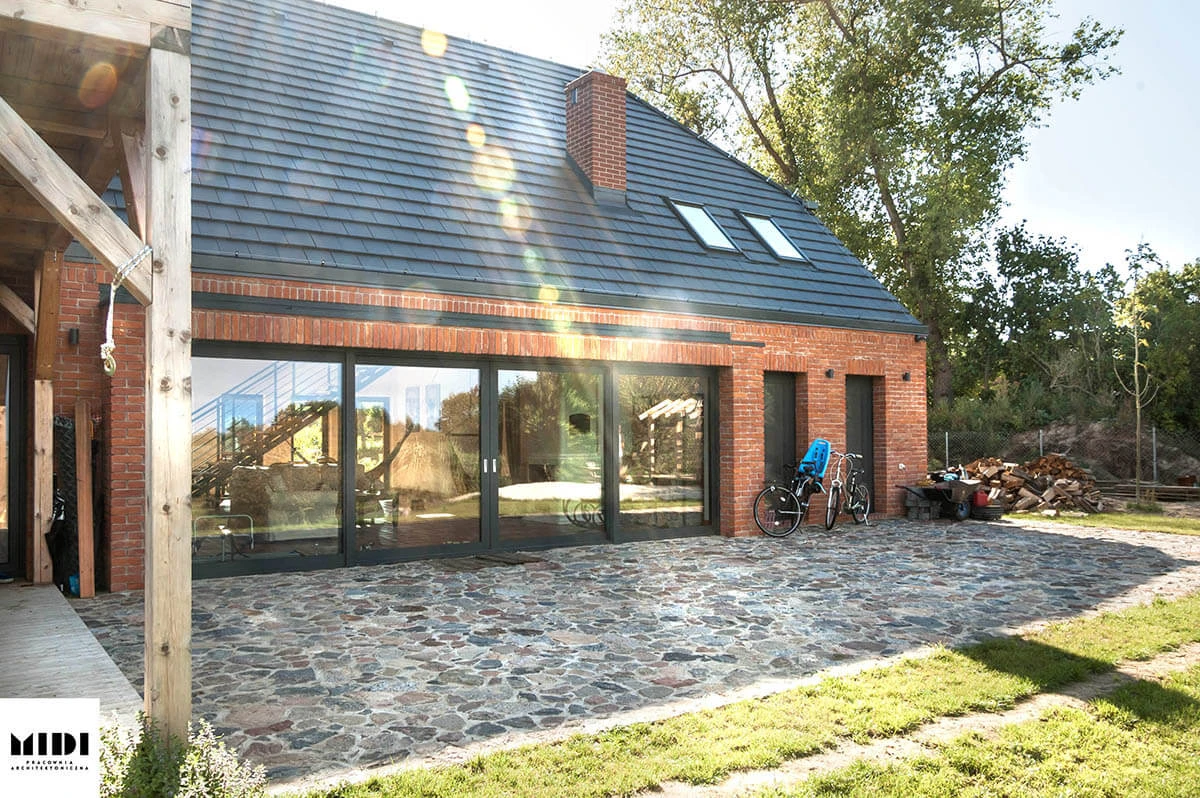 dzc-0177-ceglany-dom-19