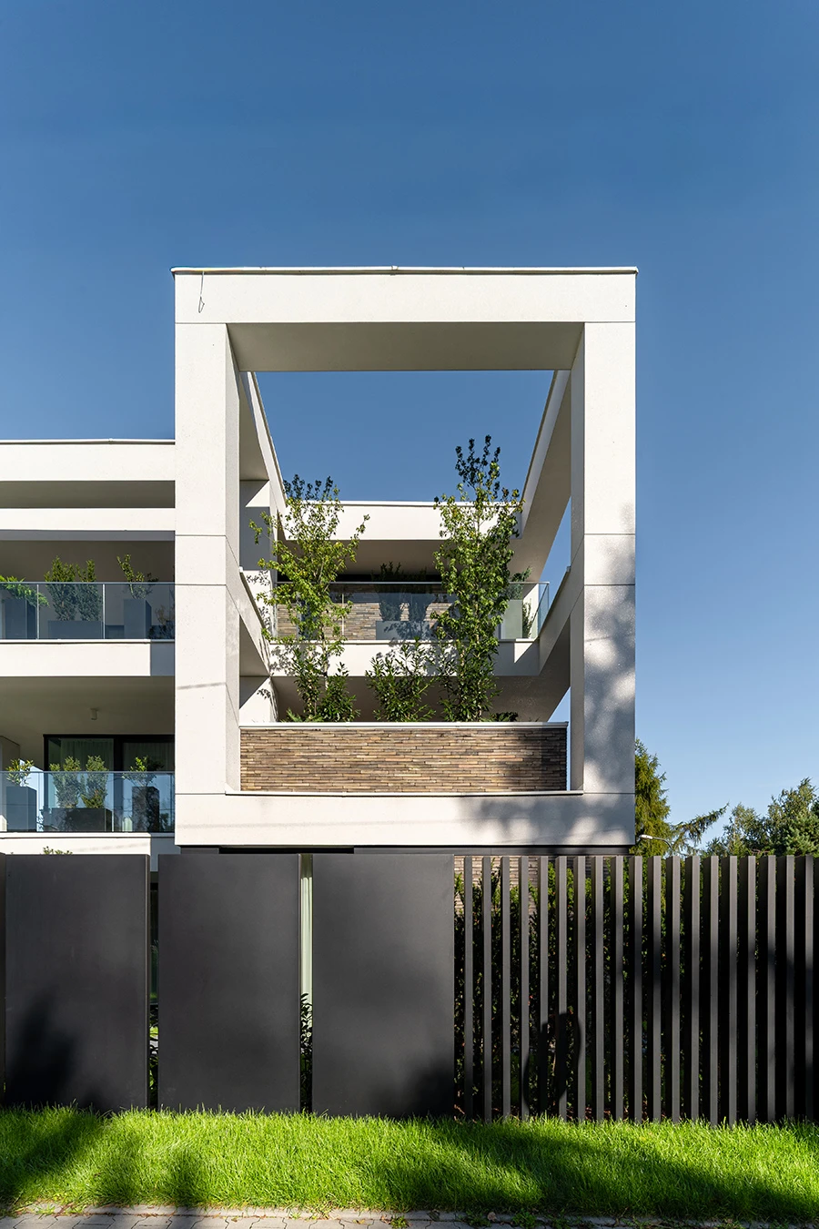 dzc-0892-dom-obramowany-17