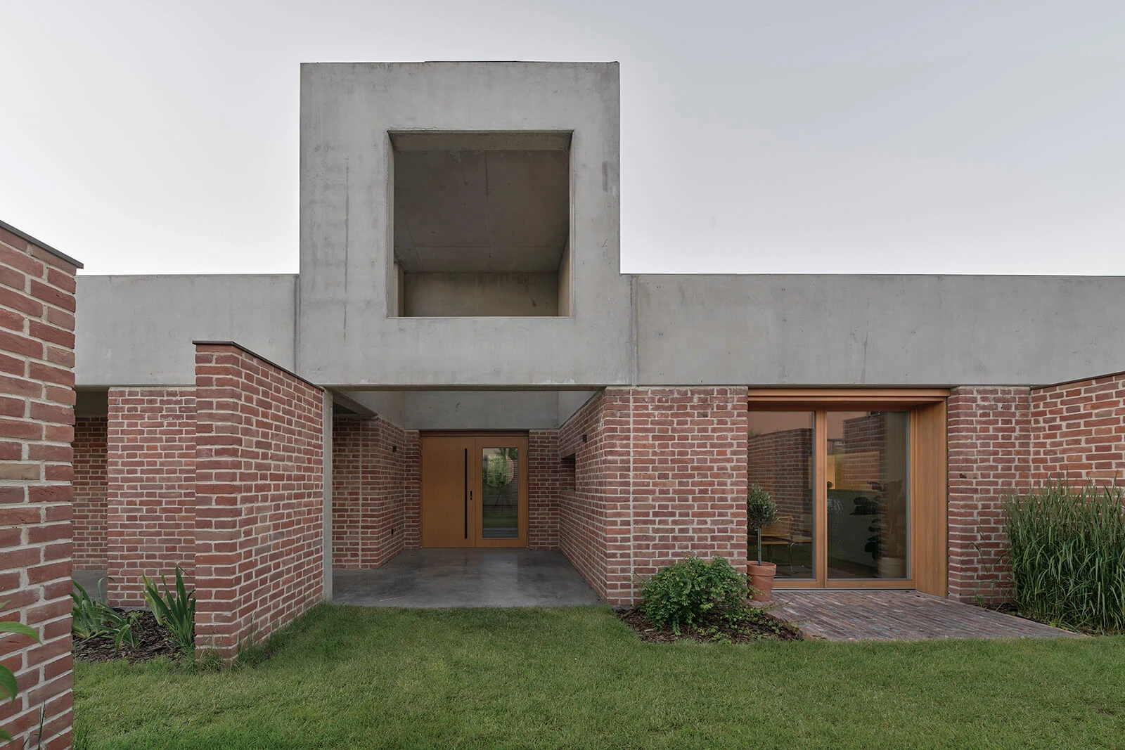 dzc-0566-dom-w-mlawie-22