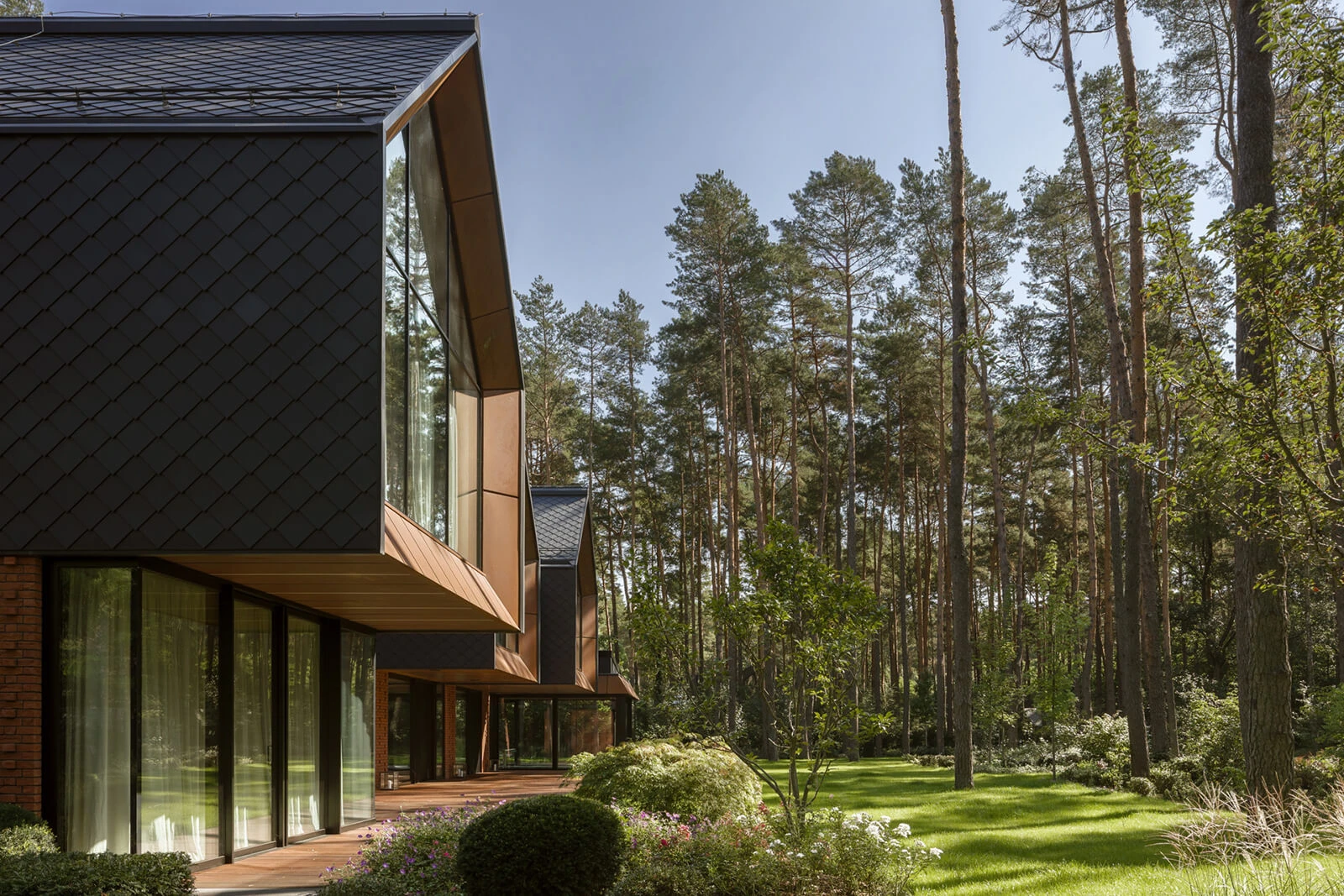 dzc-0785-rezydencja-z-lewitujących-domow-07