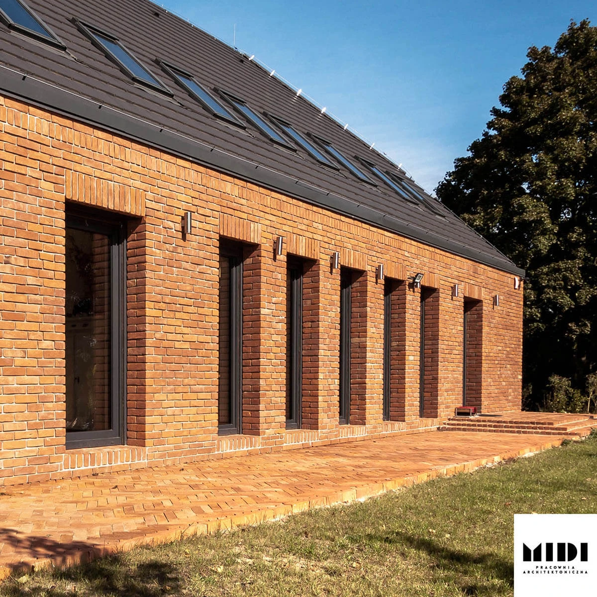 dzc-0177-ceglany-dom-07