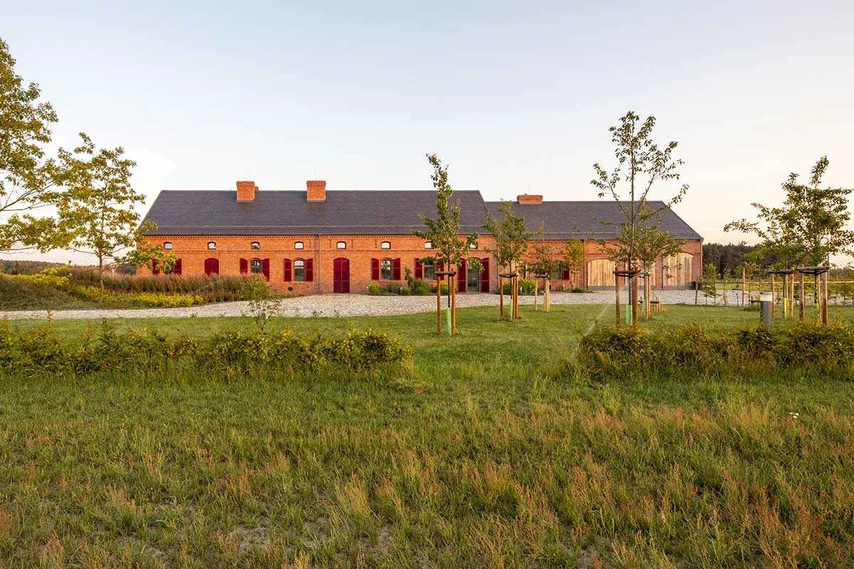 dzc-0139-nowoczesna-rezydencja-adaptowana-stodola-07