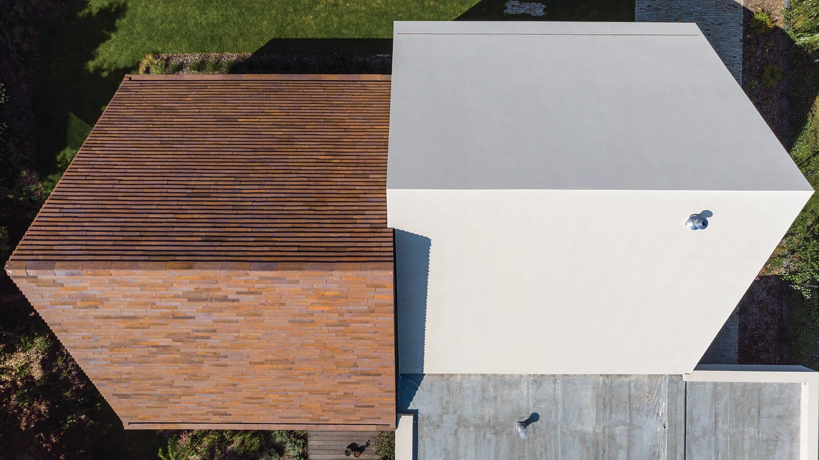 dzc-0359-dom-przelamany-10