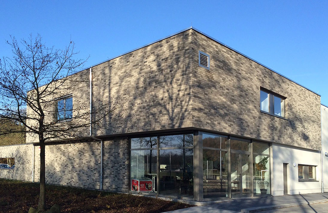 manus_kyra_carbon_realizacja_02_lg