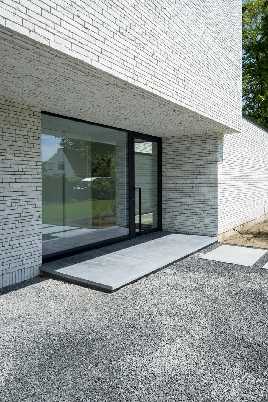 350-rainbow-white-realization-04