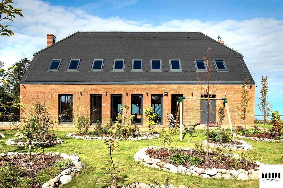 dzc-0177-ceglany-dom-04