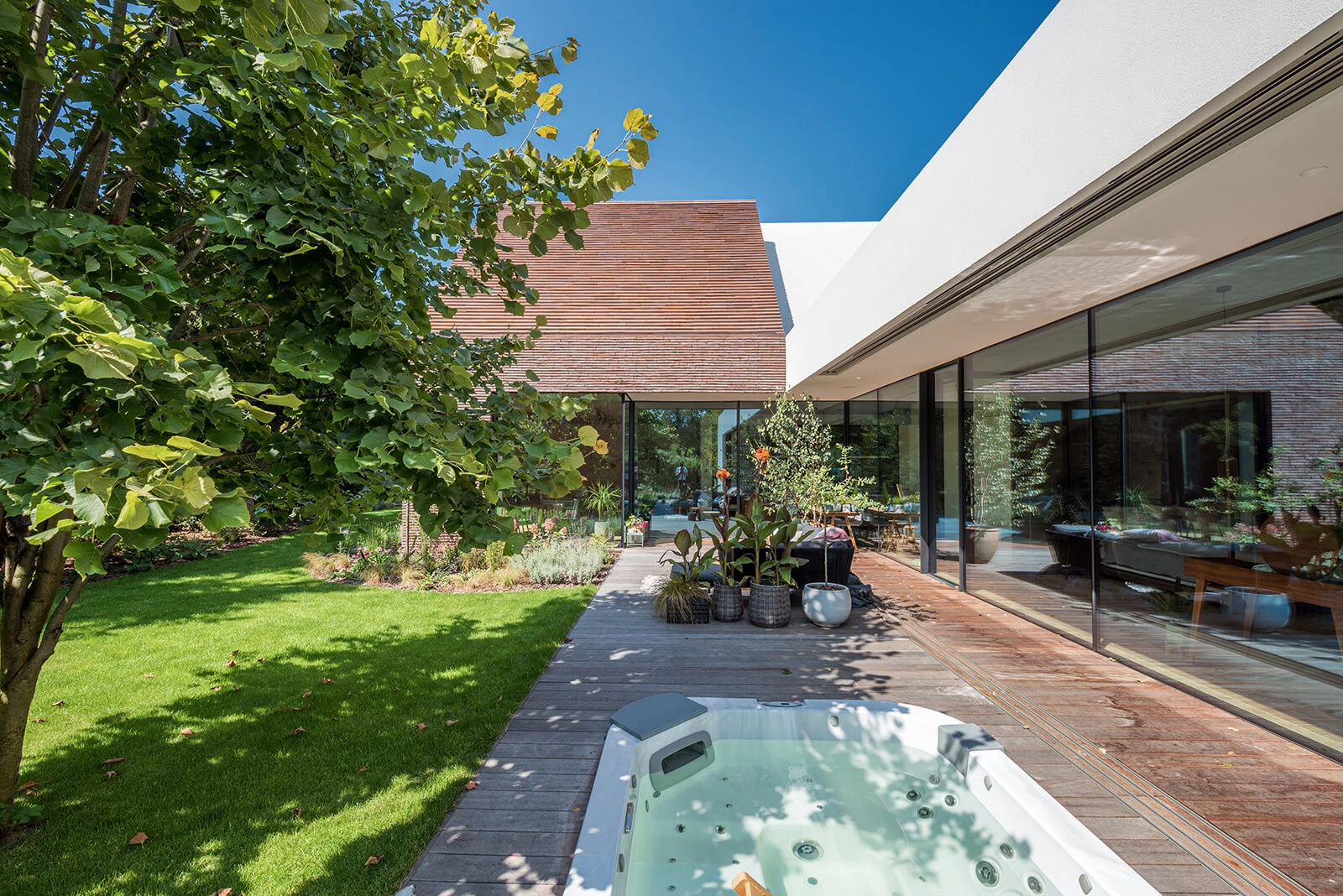 dzc-0359-dom-przelamany-5