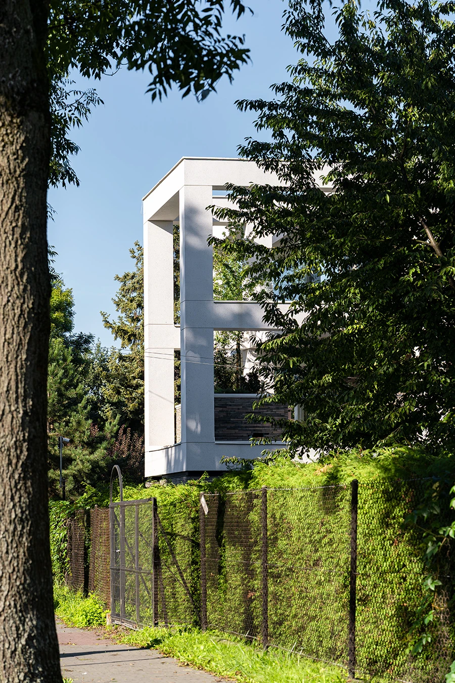 dzc-0892-dom-obramowany-06