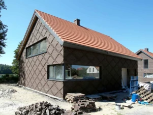 dzc-0082-dom-z-cegly-02