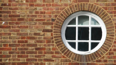 wykonywanie-izolacji-poziomych-wtornych-w-murach-z-cegły-ceramicznej