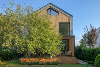 dzc-0703-dom-z-jablonia-02