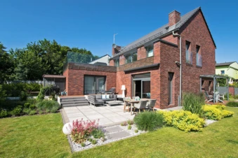 dzc-0186-ceglany-dom-jednorodzinny-w-chorzowie-01